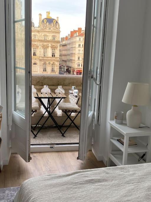 Grand Balcon Place Des Terreaux ลียง ภายนอก รูปภาพ